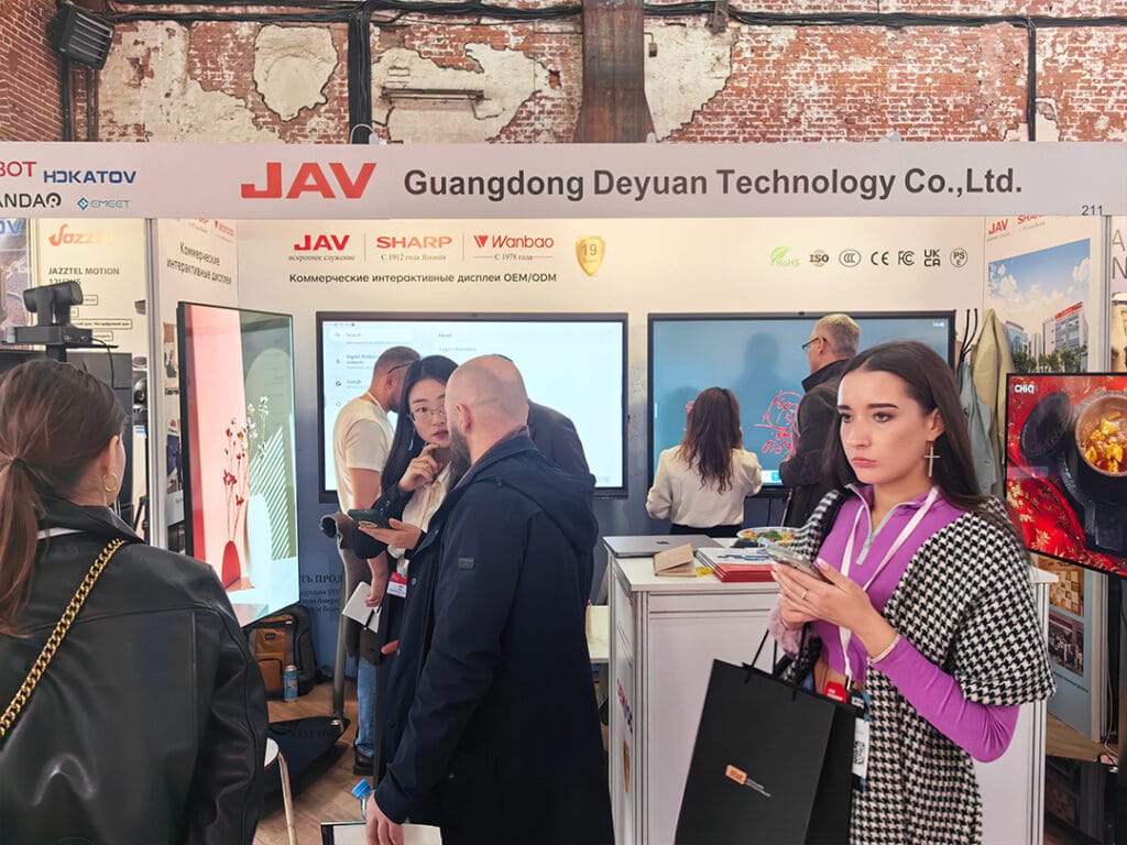 فريق JAV Smart Board يتفاعل مع العملاء في عام 2025 PRO Integration Tech