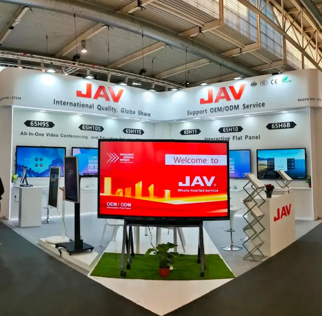 صورة لجناح شركة JAV للألواح الذكية في معرض ISE 2023