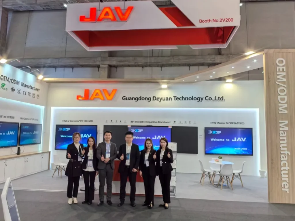 صورة لجناح السبورة الذكية JAV في معرض ISE 2024